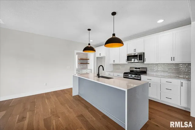 $588,900 | 2609 West Arden Way, Dunlap, IL 61525