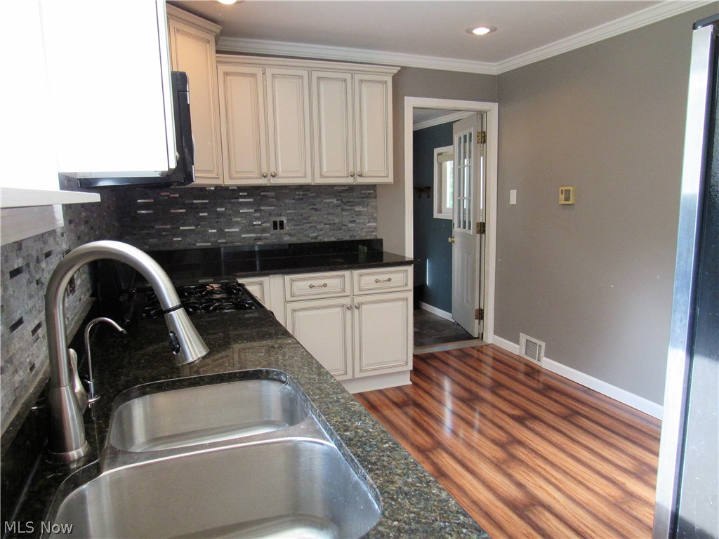 5516 Shaffer Road Northwest Warren, OH 44481 - Photo 4 of 25 Gallery Image 4