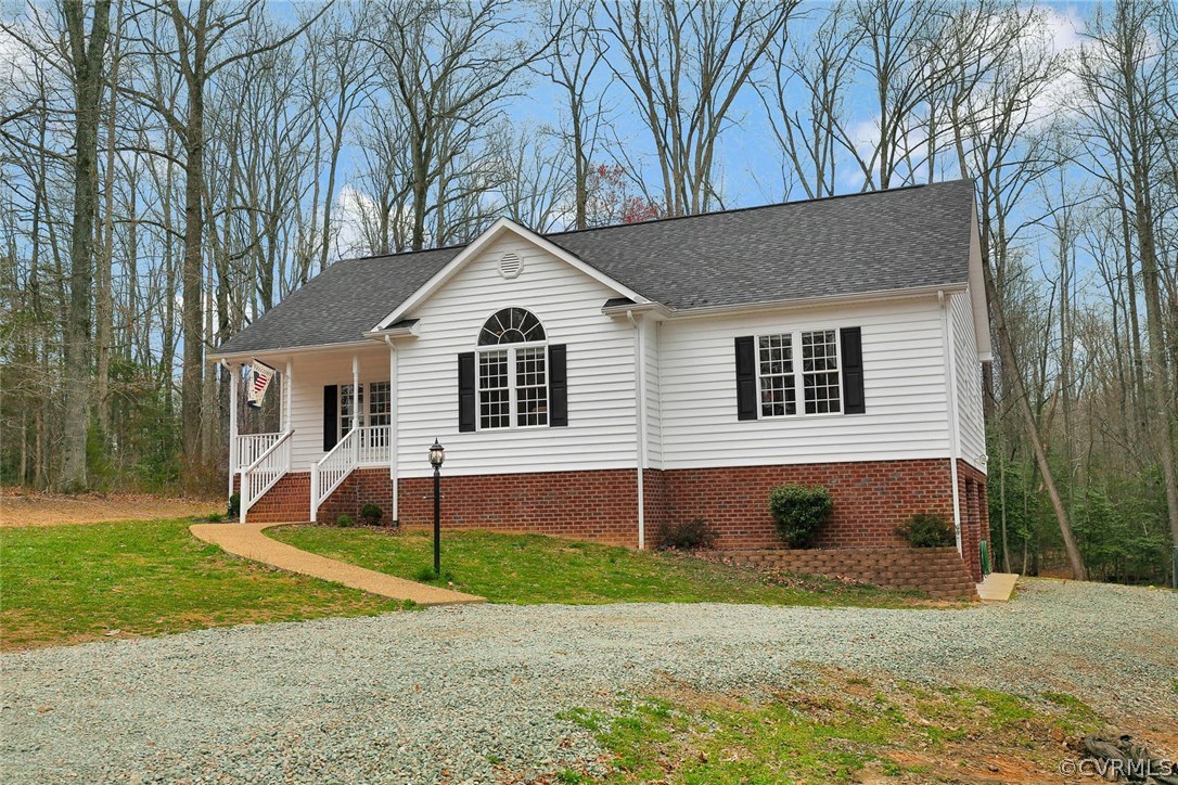 2746 Ridgeview Road Powhatan, VA 23139 - Photo 3 of 29 Gallery Image 3