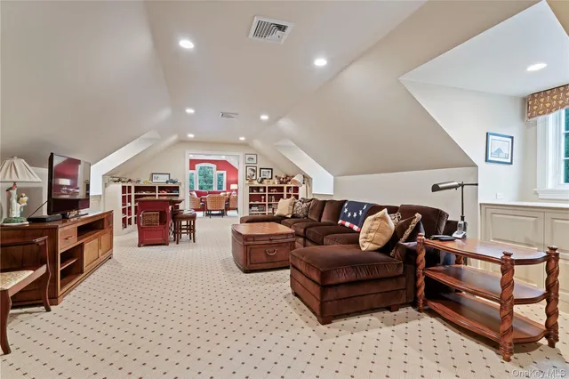 $5,700,000 | 6 La Colline Drive, Mill Neck, NY 11765