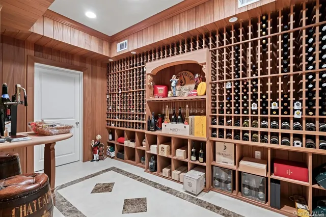 $5,700,000 | 6 La Colline Drive, Mill Neck, NY 11765