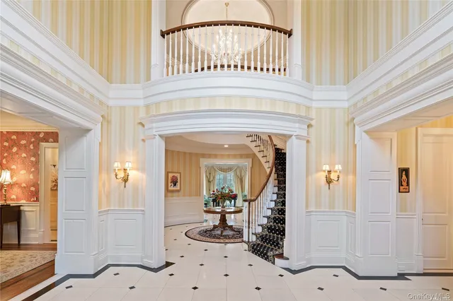 $5,700,000 | 6 La Colline Drive, Mill Neck, NY 11765