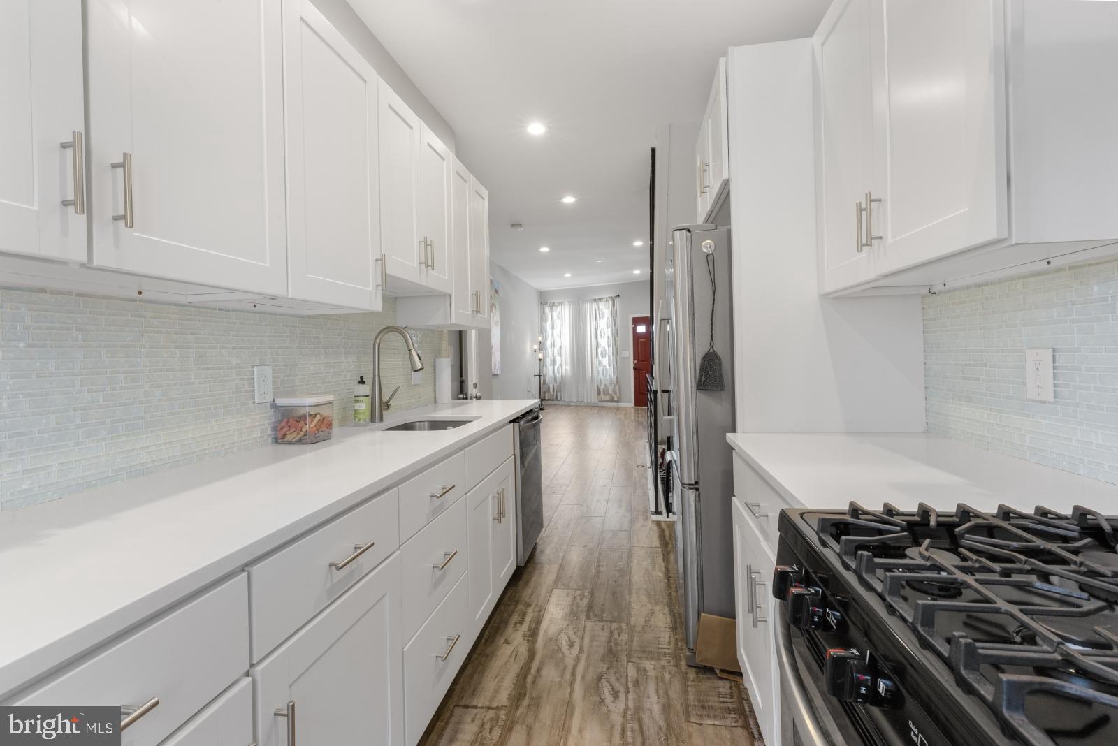 2208 South 5th Street Philadelphia, PA 19148 - Photo 11 of 31