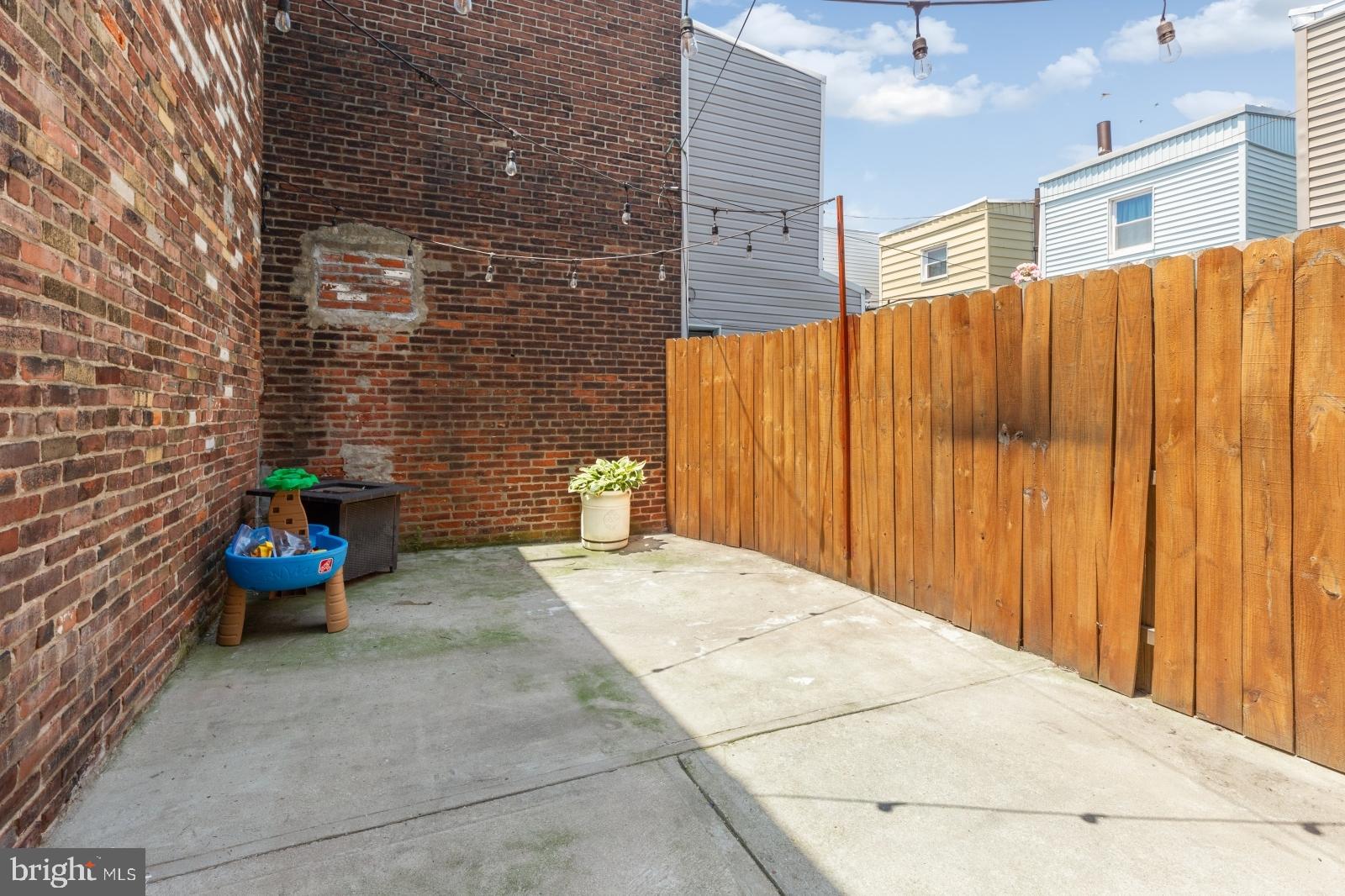 2208 South 5th Street Philadelphia, PA 19148 - Photo 12 of 31