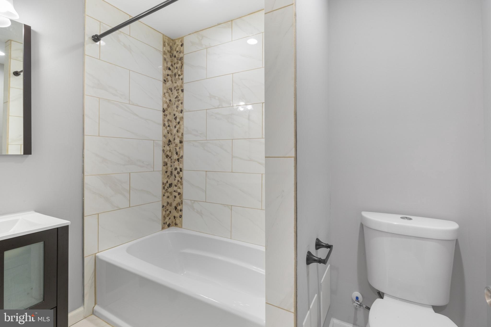 2208 South 5th Street Philadelphia, PA 19148 - Photo 20 of 31