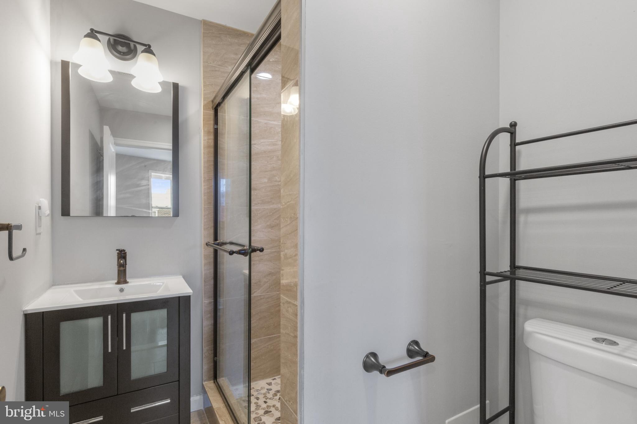 2208 South 5th Street Philadelphia, PA 19148 - Photo 26 of 31