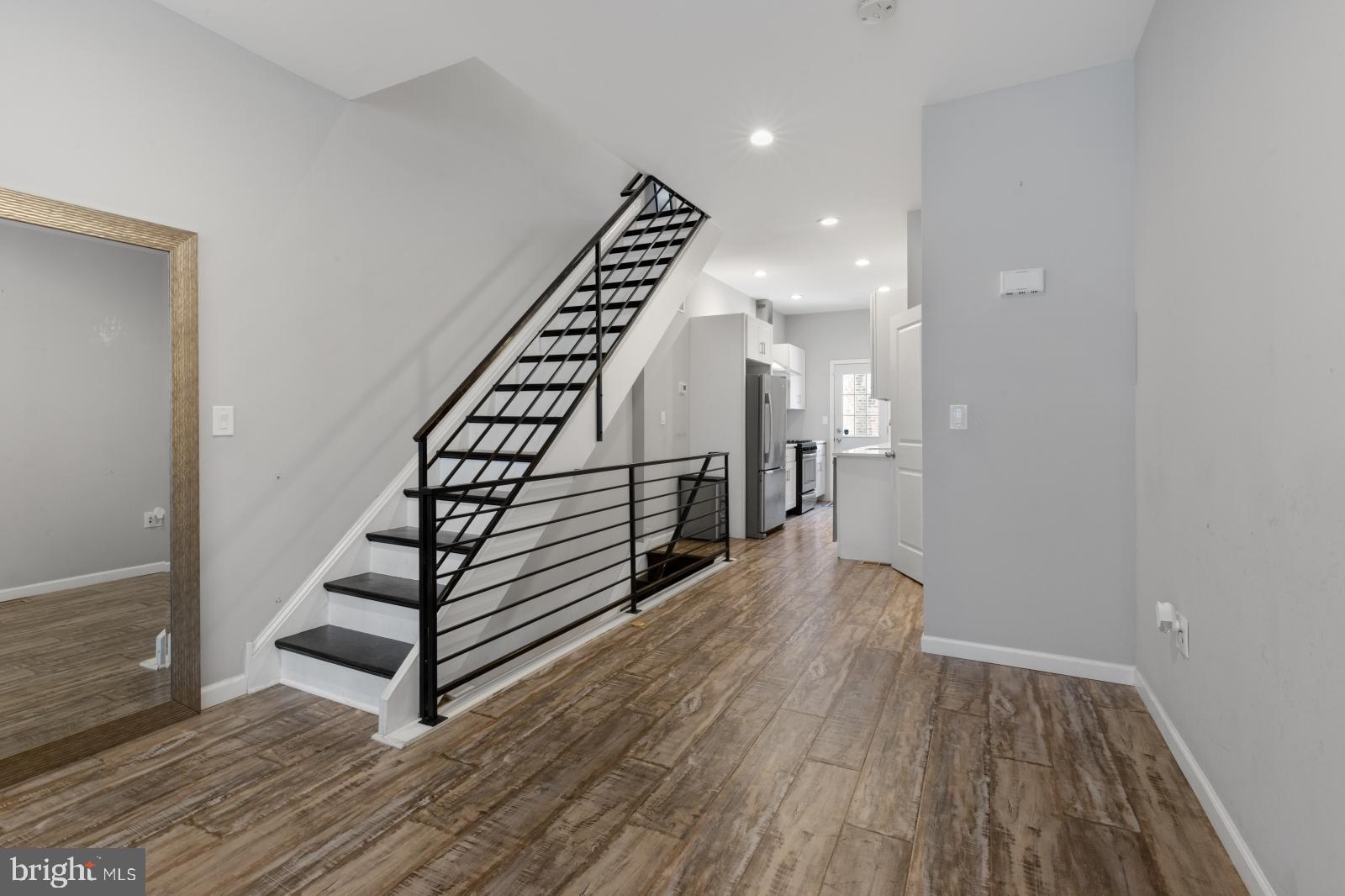 2208 South 5th Street Philadelphia, PA 19148 - Photo 5 of 31