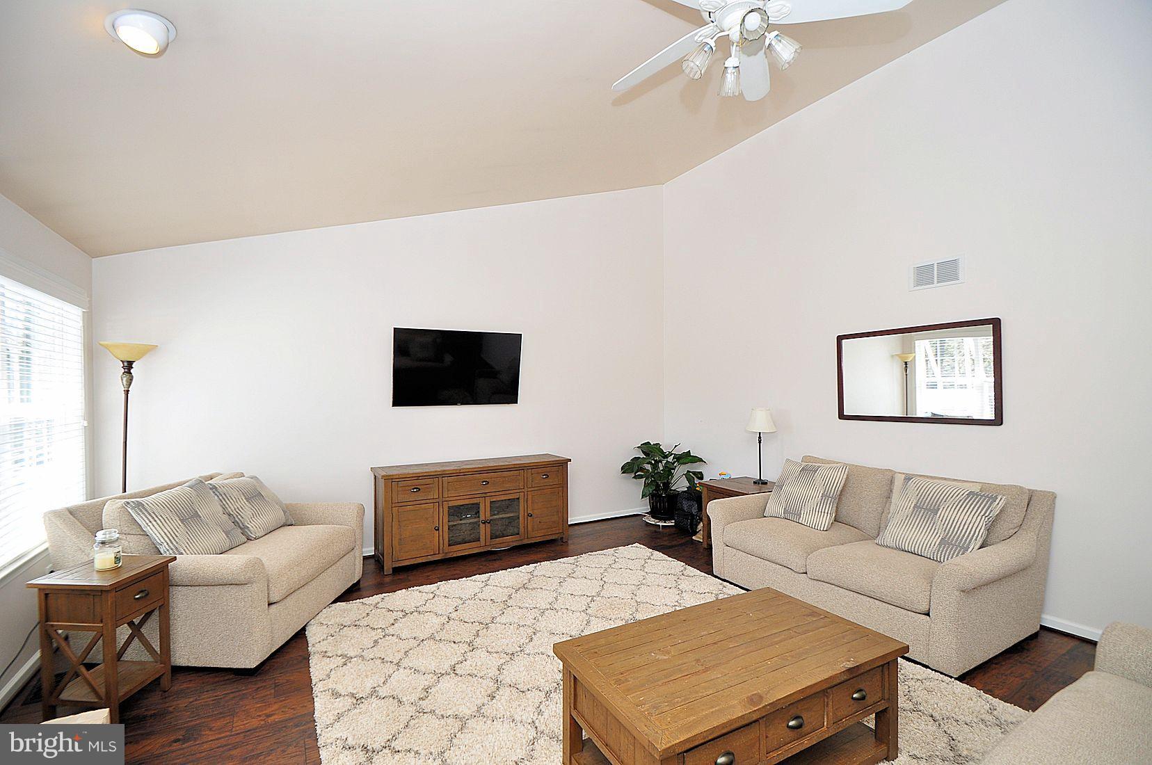 8445 Garland Road Pasadena, MD 21122 - Photo 15 of 30 Family Room