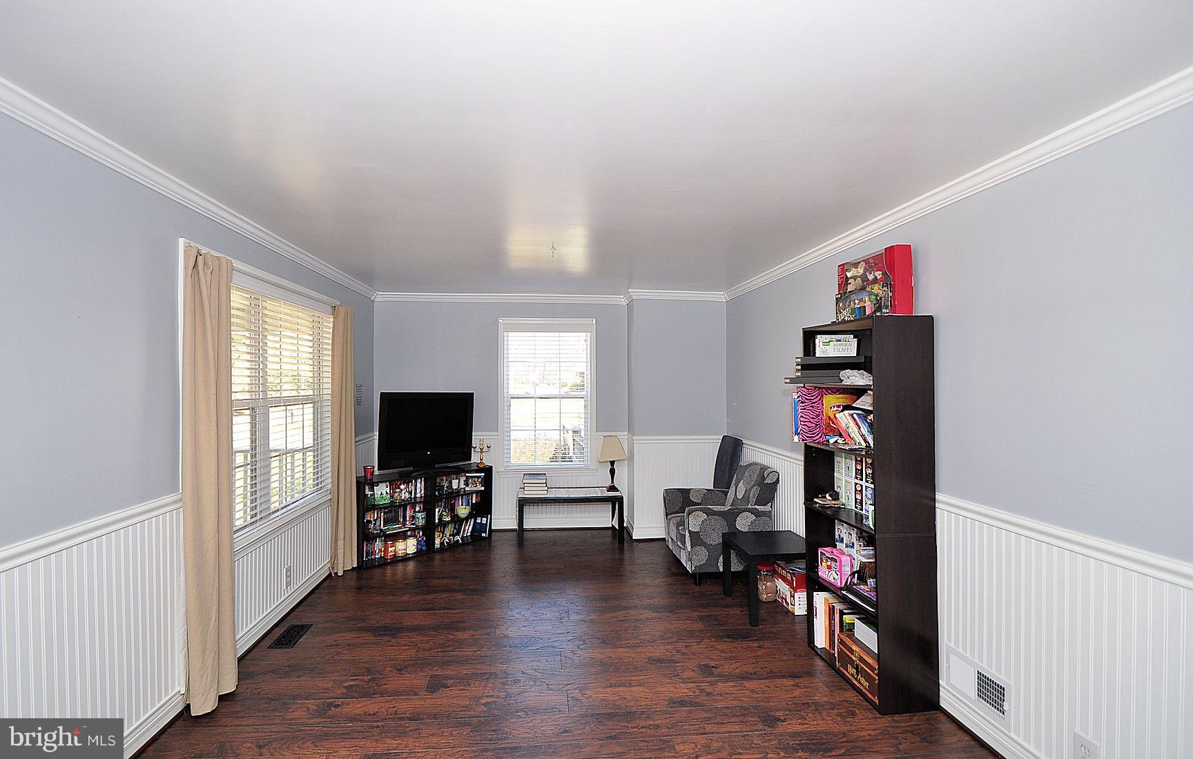 8445 Garland Road Pasadena, MD 21122 - Photo 17 of 30 Living Room Area
