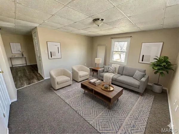 $795 | 207 East Penning Avenue, Unit B, Wood River, IL 62095