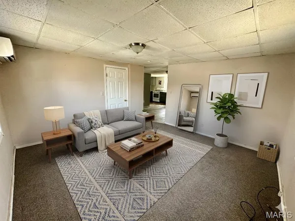 $795 | 207 East Penning Avenue, Unit B, Wood River, IL 62095