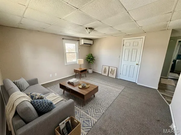 $795 | 207 East Penning Avenue, Unit B, Wood River, IL 62095