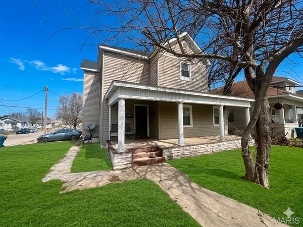 $795 | 207 East Penning Avenue, Unit B, Wood River, IL 62095