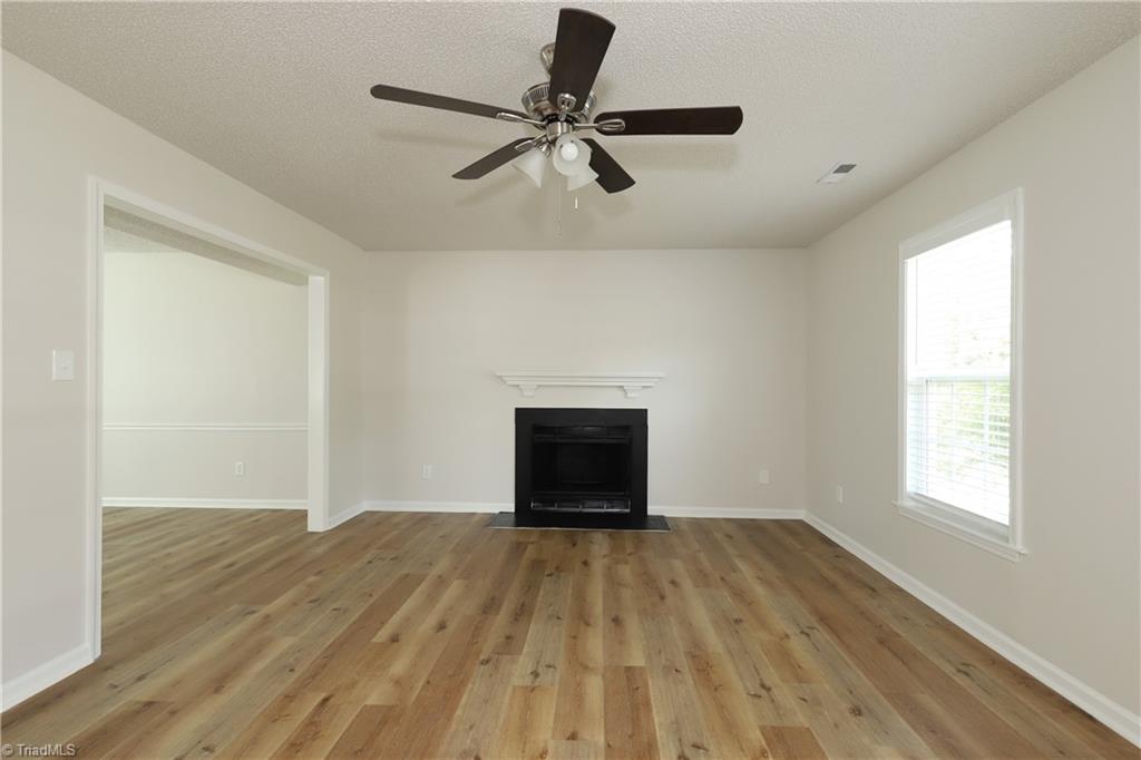 544 Covington Ridge Road Winston-Salem, NC 27107 - Photo 4 of 17