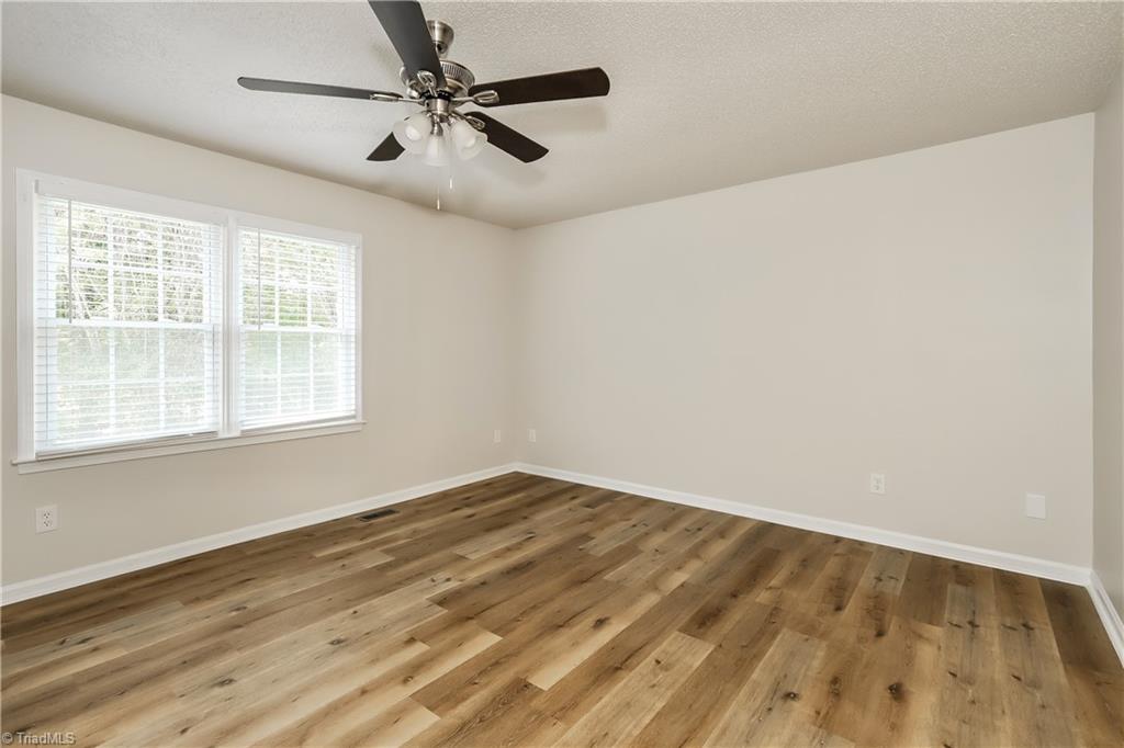 544 Covington Ridge Road Winston-Salem, NC 27107 - Photo 9 of 17