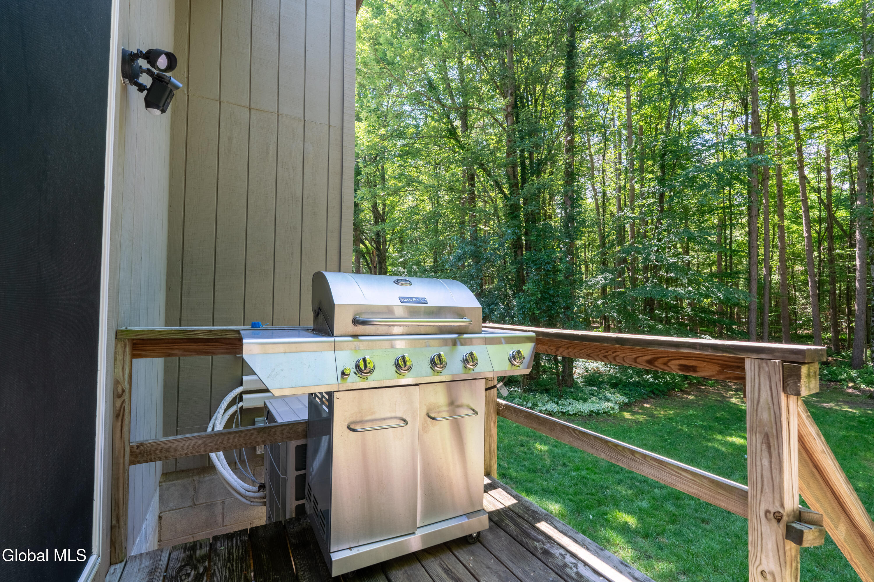 150 Thimbleberry Road Malta, NY 12020 - Photo 27 of 34 150 Thimbleberry-25