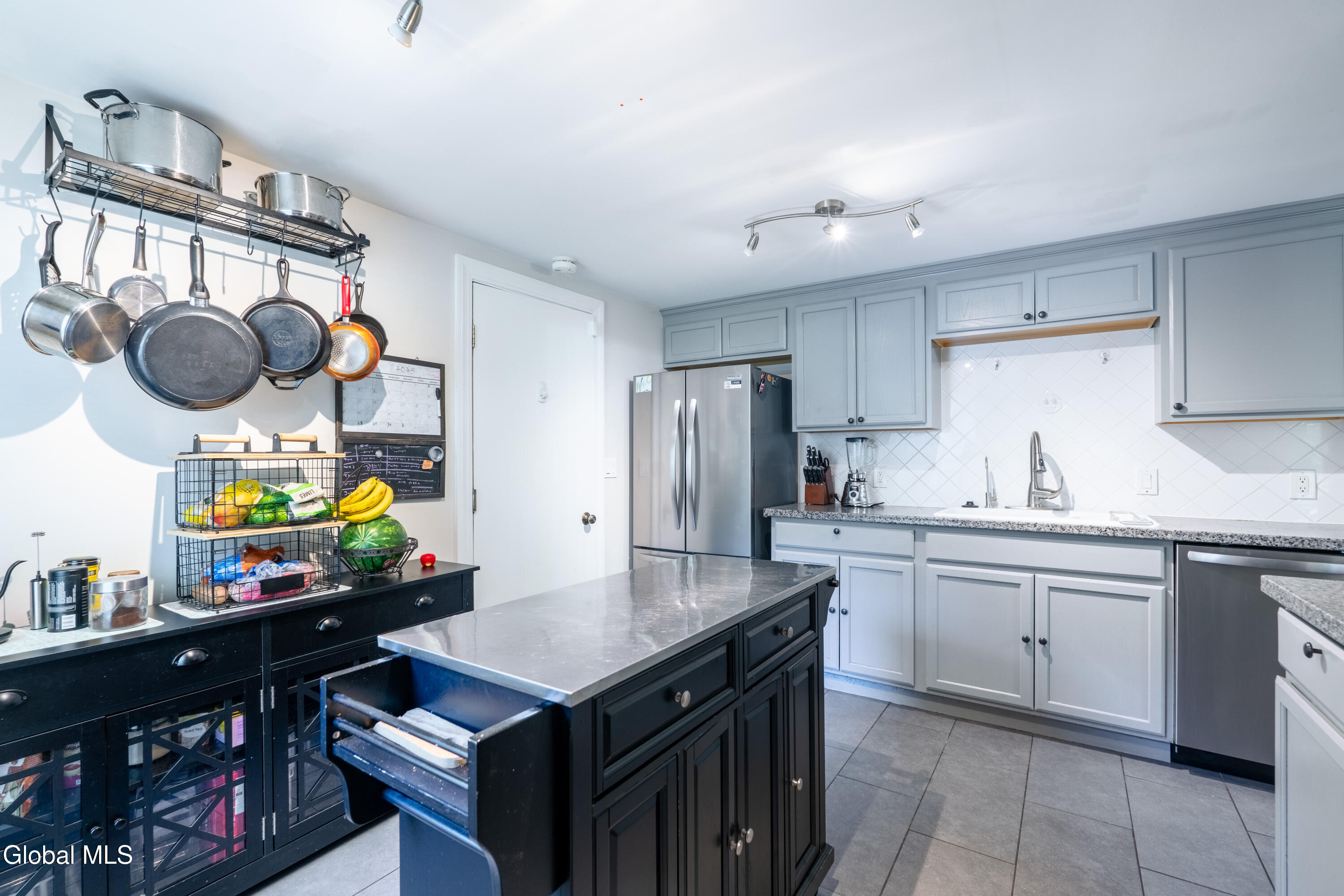 150 Thimbleberry Road Malta, NY 12020 - Photo 9 of 34 150 Thimbleberry-2