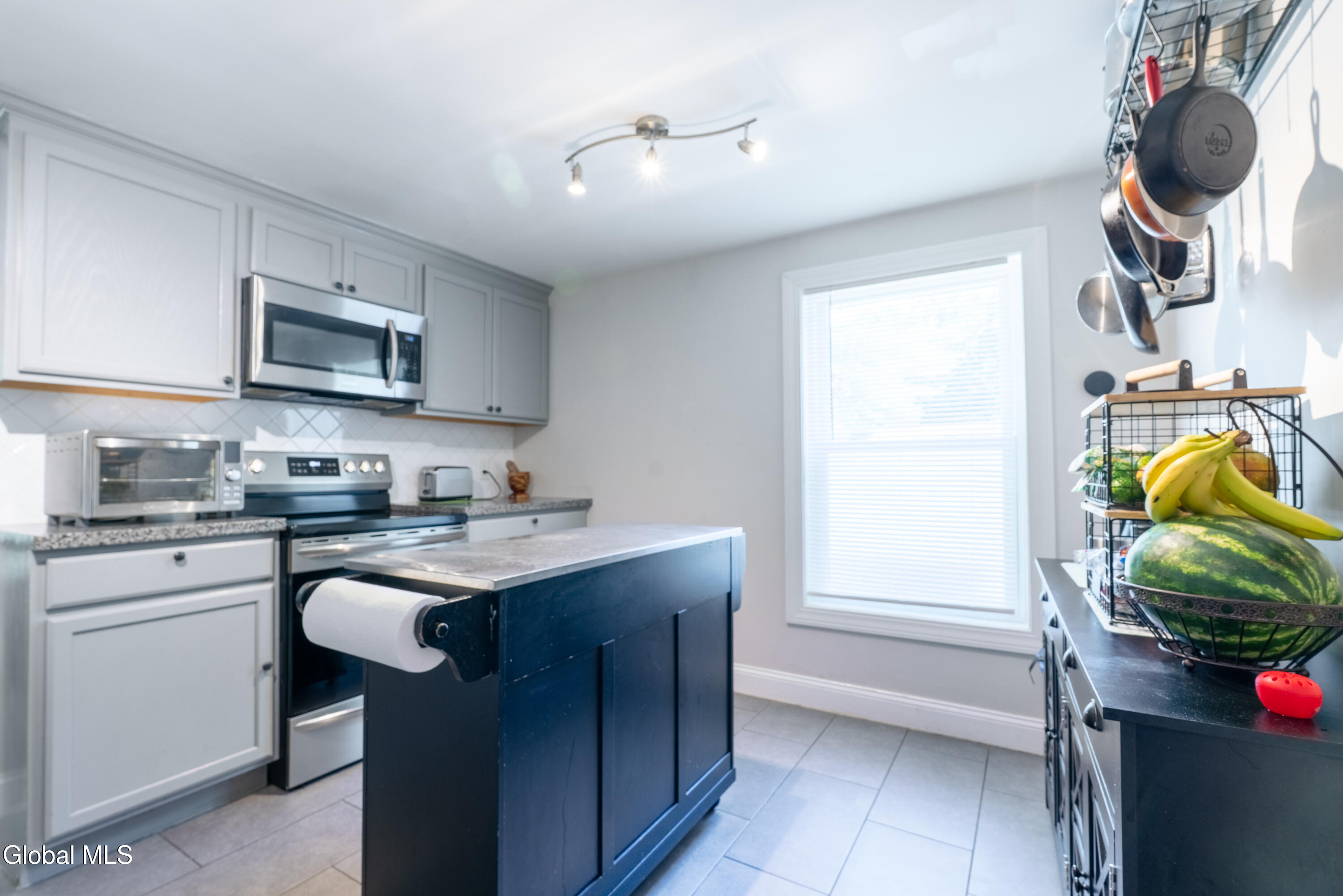 150 Thimbleberry Road Malta, NY 12020 - Photo 10 of 34 150 Thimbleberry-1