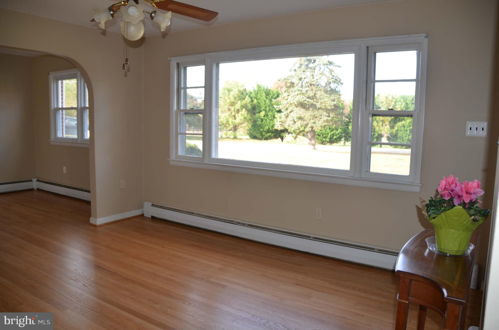 3580 Jones Road Dunkirk, MD 20754 - Photo 9 of 29 Living Room