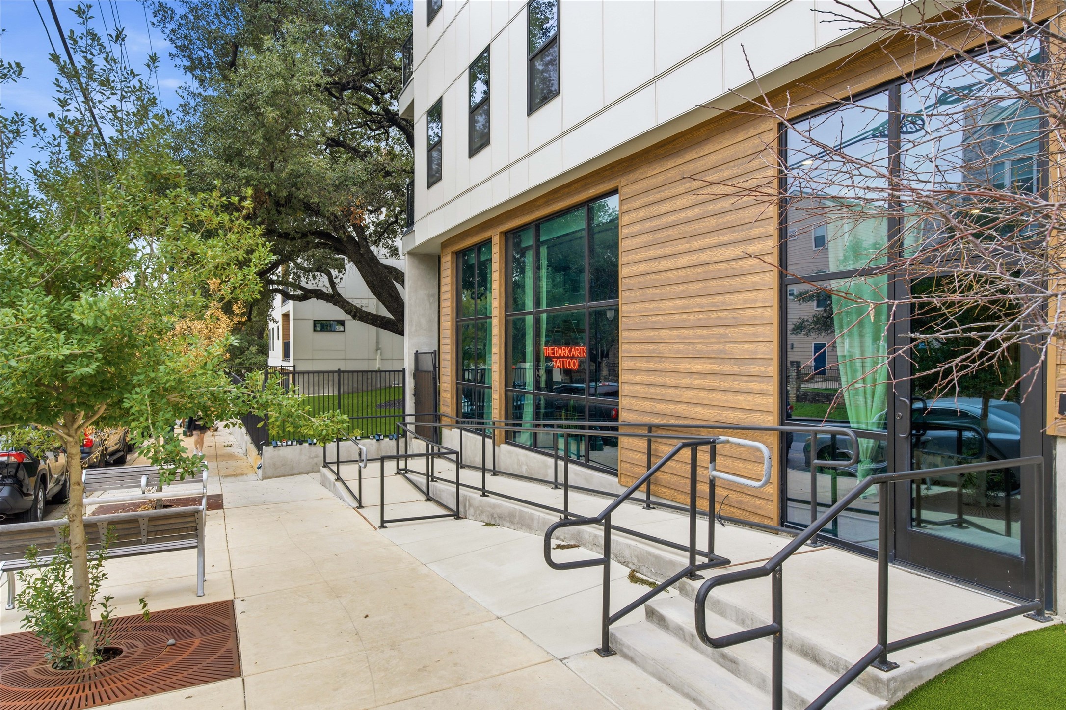 2500 Longview Street, Unit 219 Austin, TX 78705 - Photo 28 of 40 a building outdoor space with patio and furniture