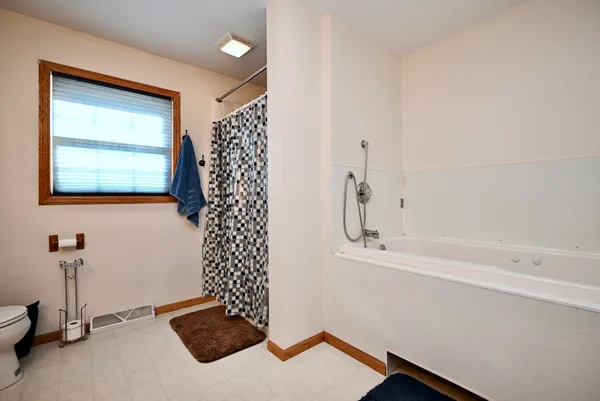 $250,000 | 760 Jimmy Carter Place, Winona, MN 55987