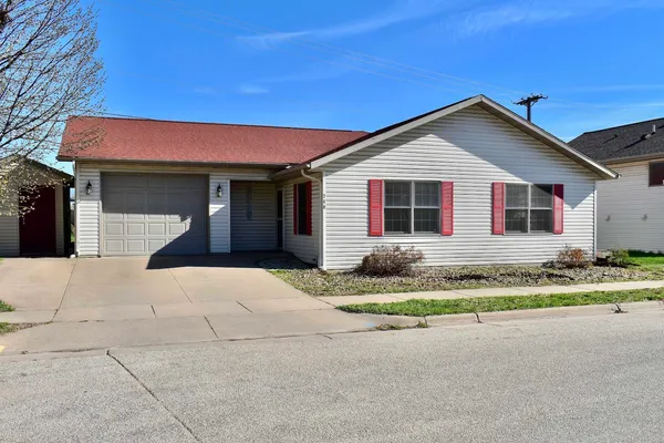 $250,000 | 760 Jimmy Carter Place, Winona, MN 55987