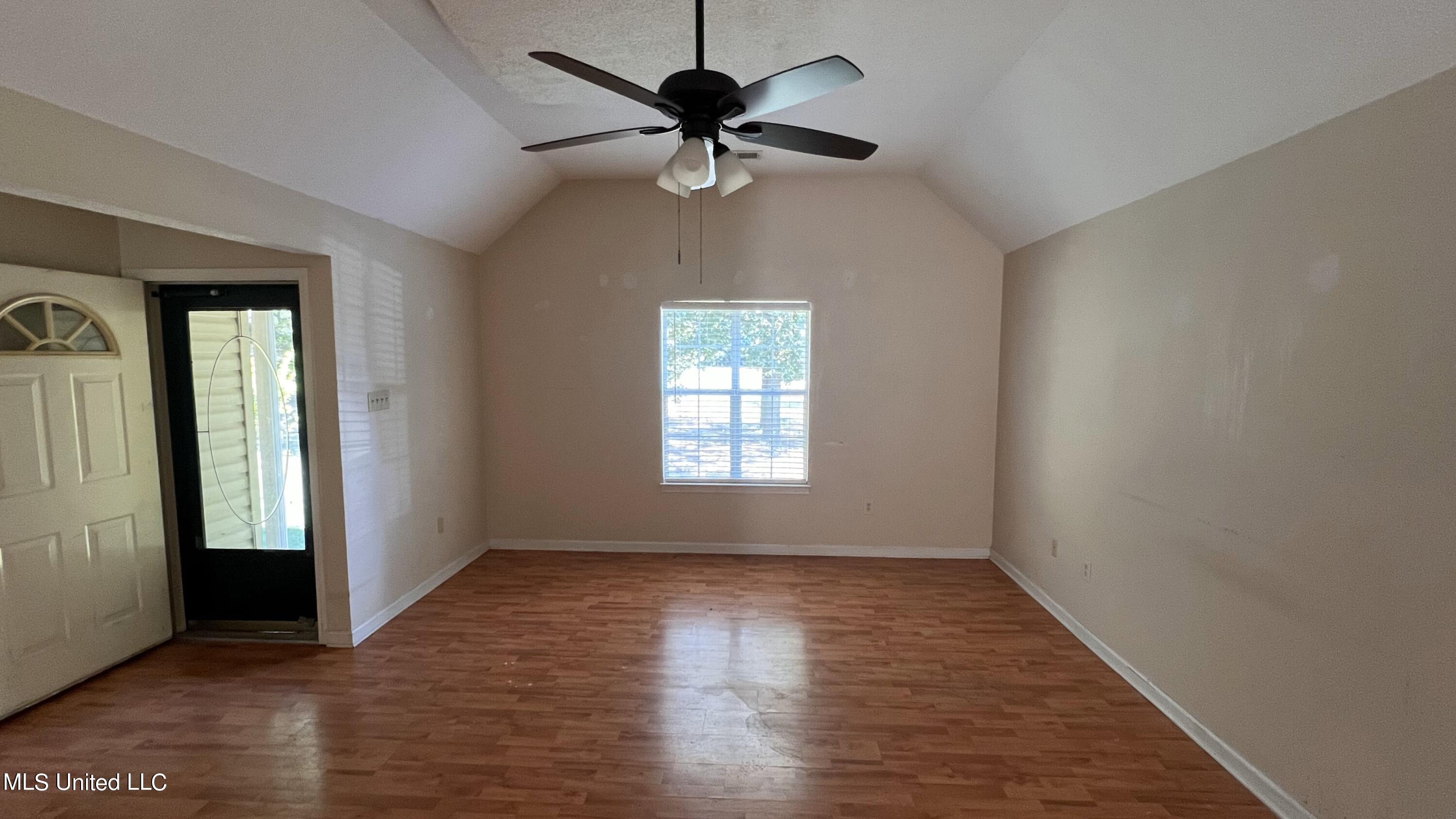 365 Matthews Corner Road Byhalia, MS 38611 - Photo 10 of 15 living view 2