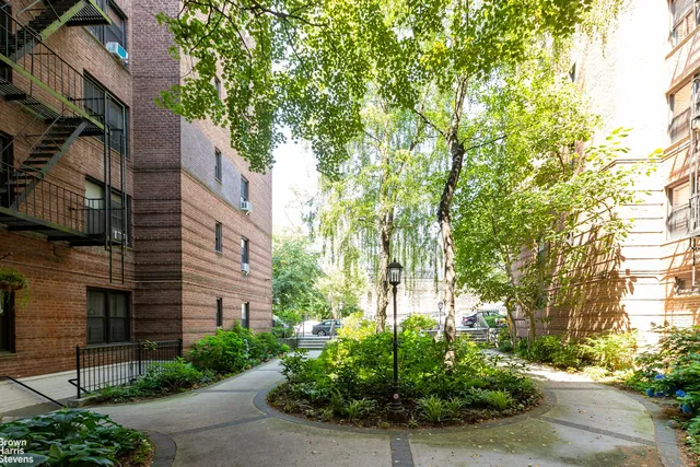 $323,000 | 3840 Greystone Avenue, Unit 5L | Fieldston