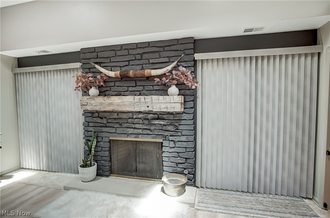 622 Hampton Ridge Drive Akron, OH 44313 - Photo 10 of 45 Living Room with Gas Fireplace