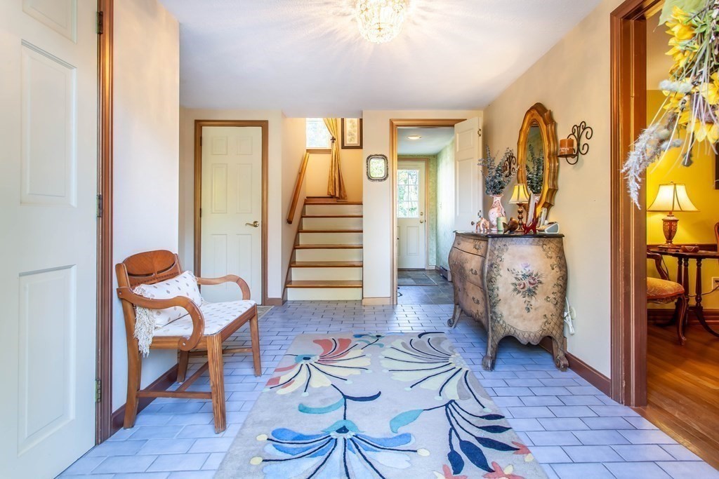 486 Newtown Road Littleton, MA 01460 - Photo 4 of 37 Gallery Image 4