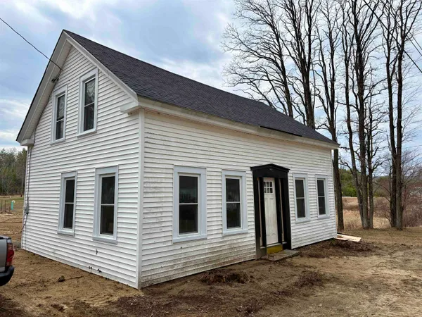 $300,000 | 40 Library Road, Grafton, NH 03240