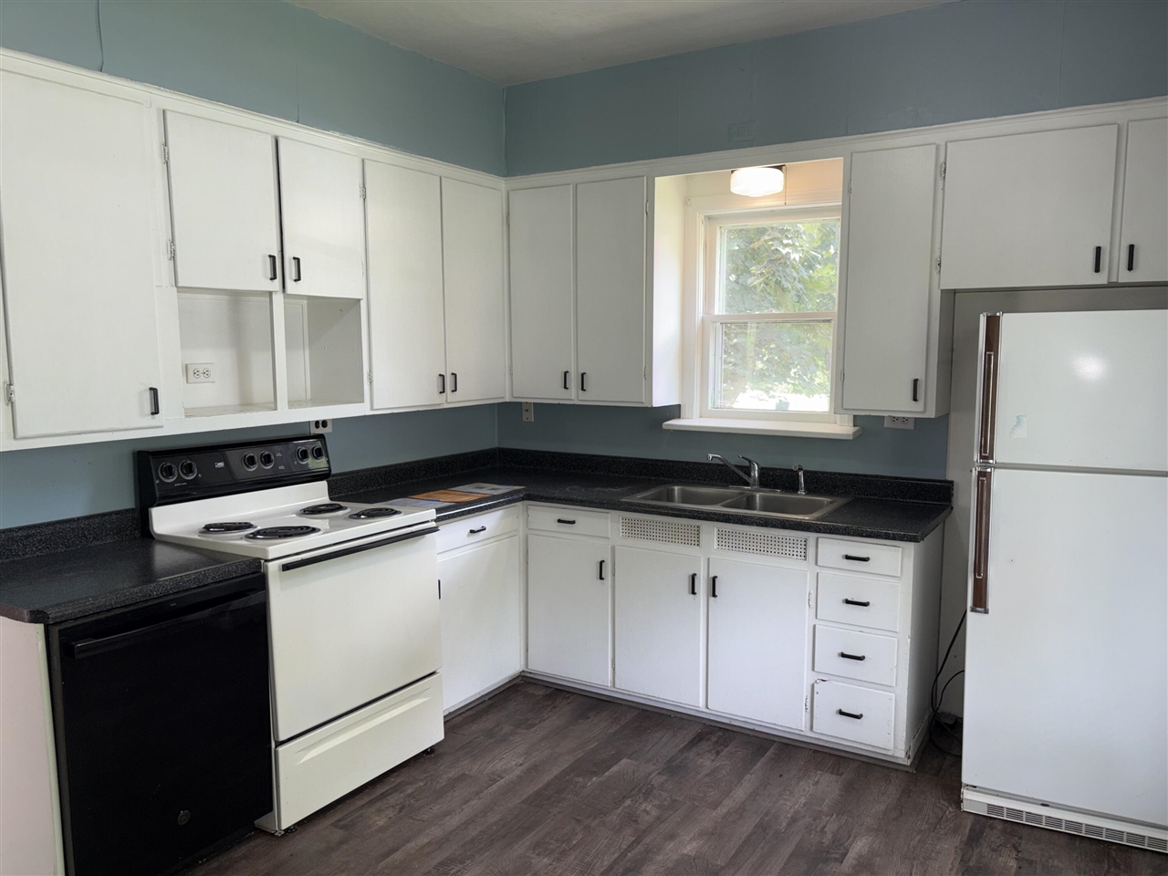 1925 Nichols Road Kalamazoo, MI 49006 - Photo 12 of 26