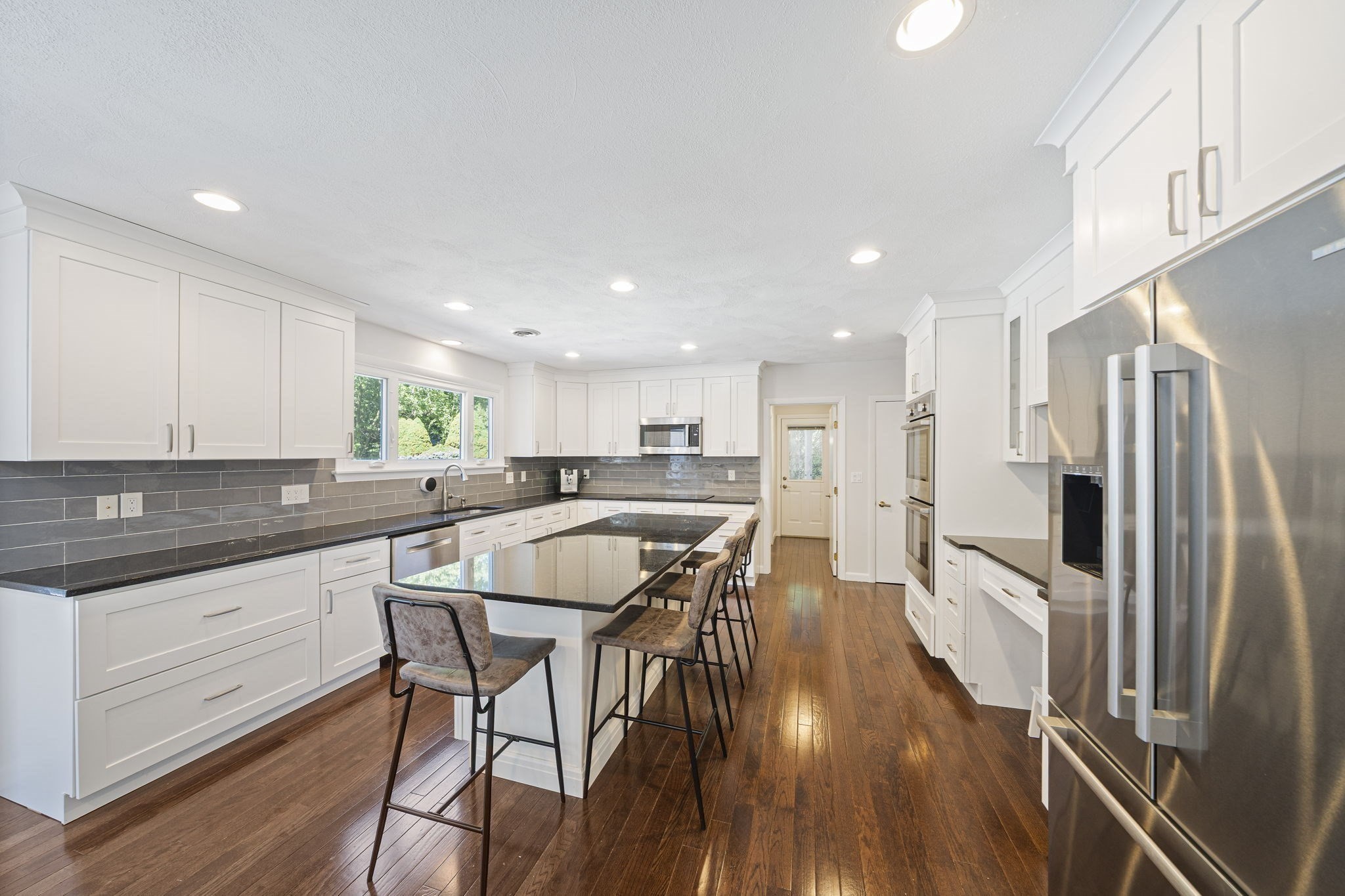 42 Magnolia Road Sharon, MA 02067 - Photo 2 of 42 Gallery Image 2
