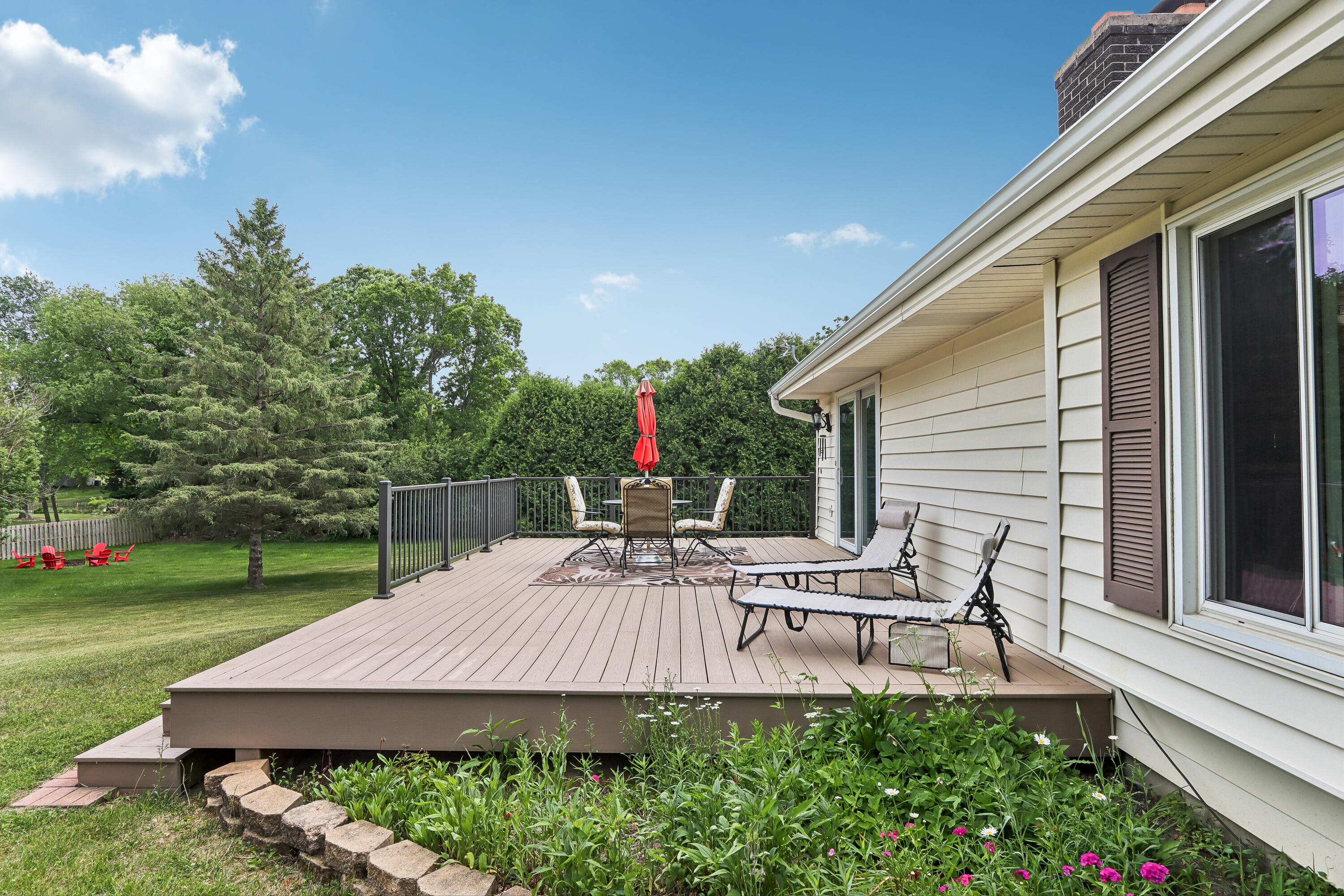804 Lochtyn Ridge Wales, WI 53183 - Photo 44 of 58 Deck
