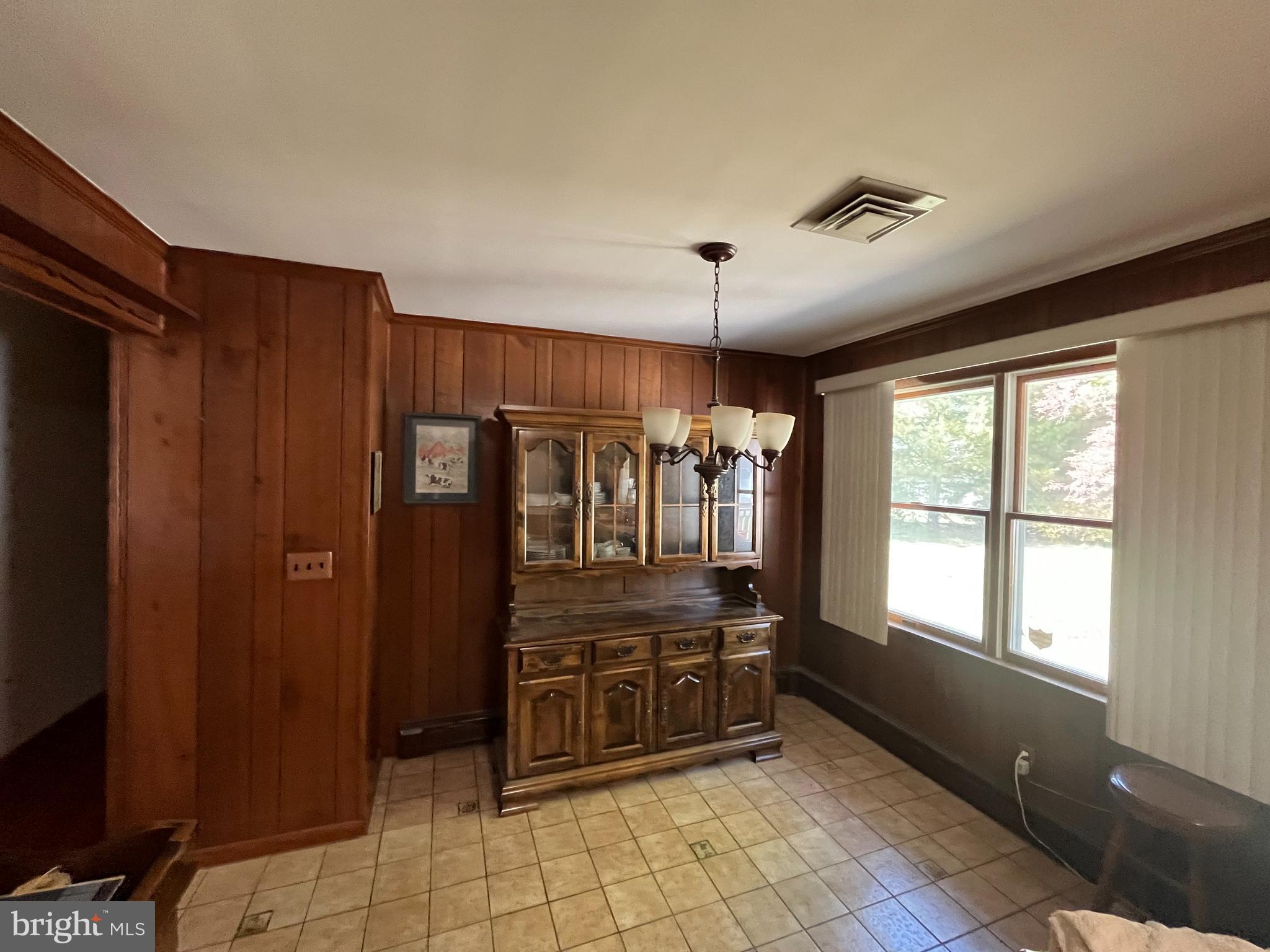 324 Magnolia Road Vineland, NJ 08360 - Photo 8 of 19 Dining Room