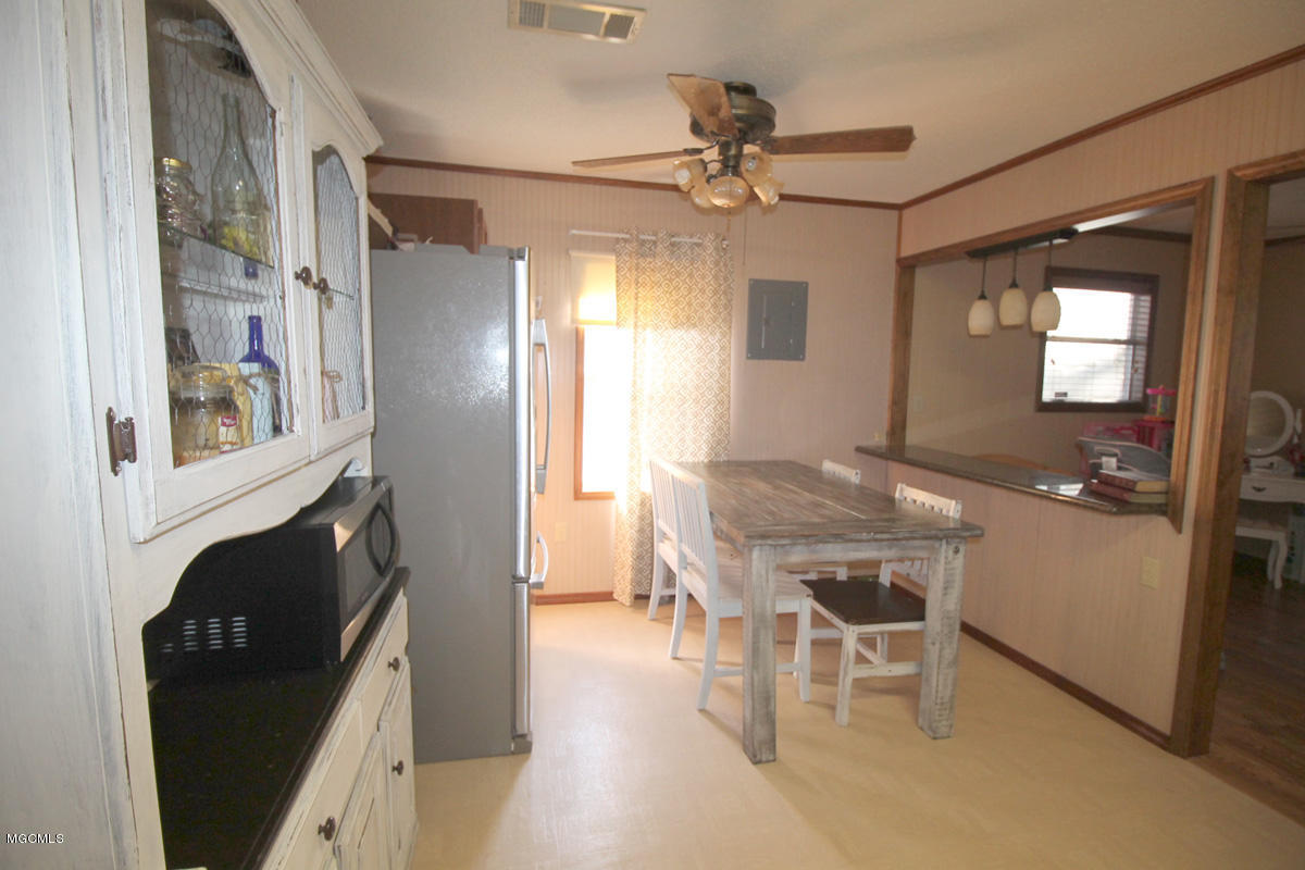 141 Bruce Goff Road Lucedale, MS 39452 - Photo 10 of 38 Dining