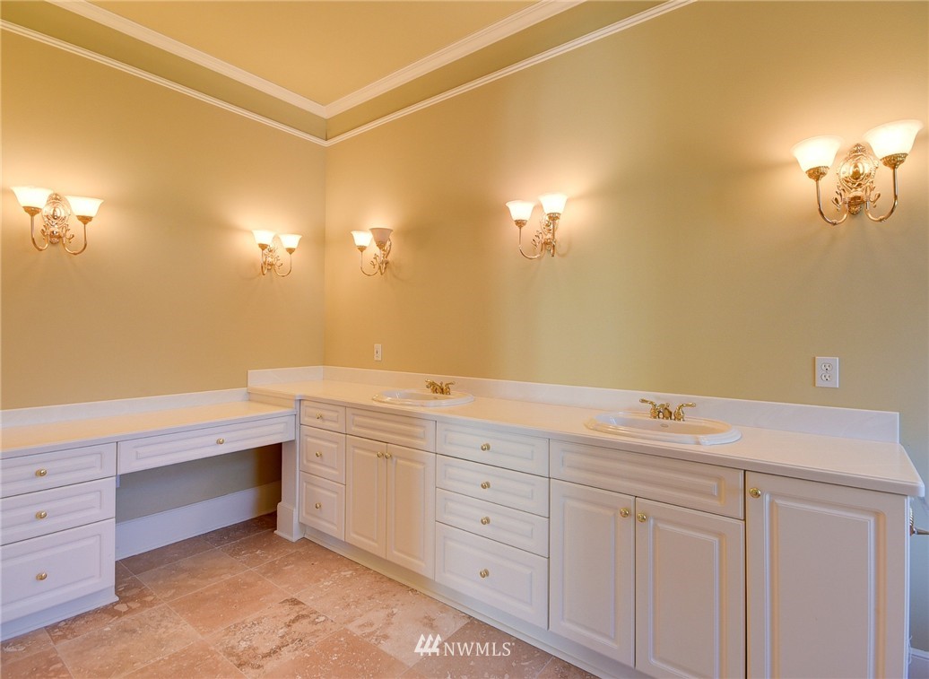 1003 East Crescent Harbor Road Oak Harbor, WA 98277 - Photo 15 of 25 Gallery Image 15