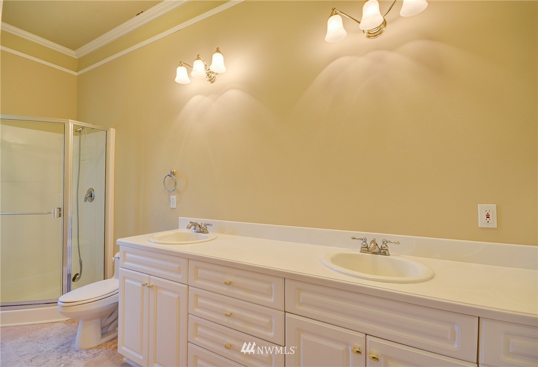 1003 East Crescent Harbor Road Oak Harbor, WA 98277 - Photo 17 of 25 Gallery Image 17