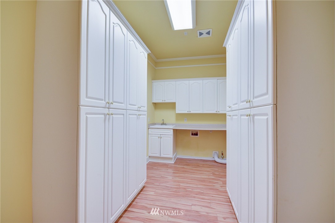 1003 East Crescent Harbor Road Oak Harbor, WA 98277 - Photo 19 of 25 Gallery Image 19