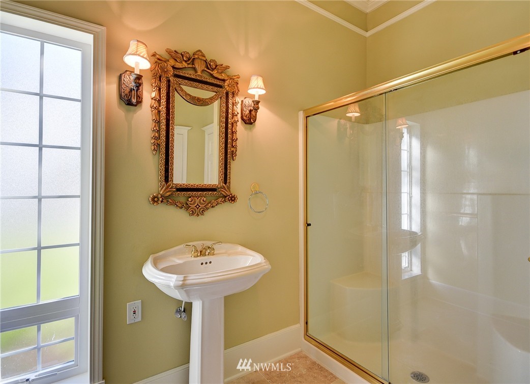 1003 East Crescent Harbor Road Oak Harbor, WA 98277 - Photo 10 of 25 Gallery Image 10