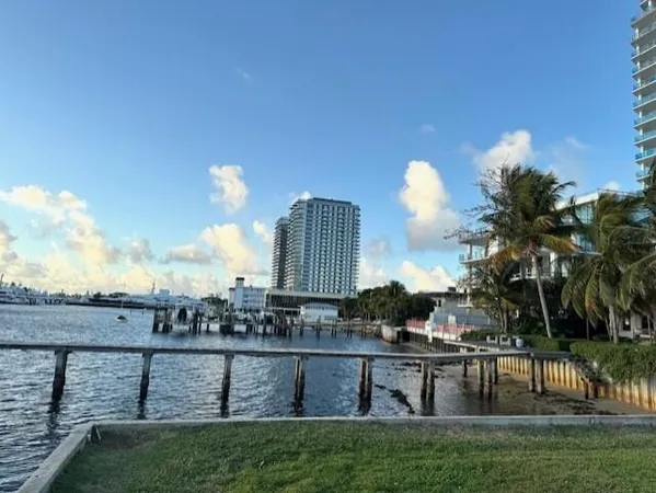 $1,975 | 4802 North Flagler Drive, Unit 2, West Palm Beach, FL 33407