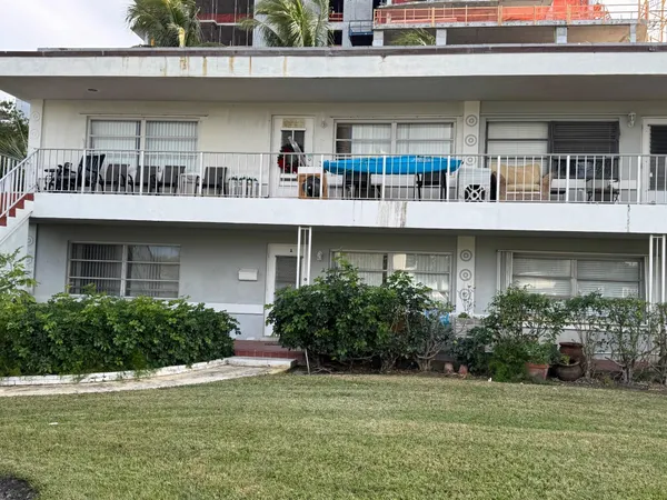 $1,975 | 4802 North Flagler Drive, Unit 2, West Palm Beach, FL 33407
