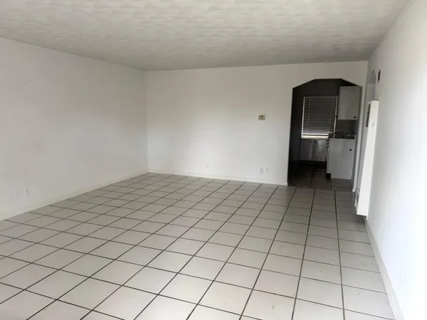 $1,975 | 4802 North Flagler Drive, Unit 2, West Palm Beach, FL 33407