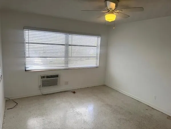 $1,975 | 4802 North Flagler Drive, Unit 2, West Palm Beach, FL 33407