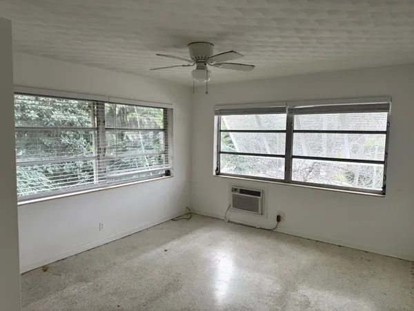 $1,975 | 4802 North Flagler Drive, Unit 2, West Palm Beach, FL 33407