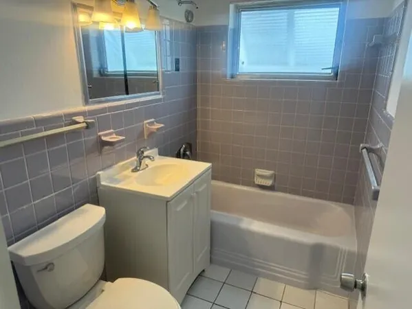 $1,975 | 4802 North Flagler Drive, Unit 2, West Palm Beach, FL 33407