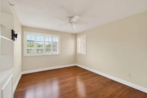 $2,200 | 157 Yacht Club Way, Unit 303, Hypoluxo, FL 33462