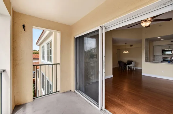 $2,200 | 157 Yacht Club Way, Unit 303, Hypoluxo, FL 33462