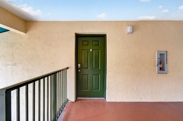$2,200 | 157 Yacht Club Way, Unit 303, Hypoluxo, FL 33462