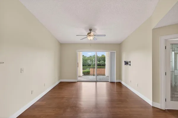 $2,200 | 157 Yacht Club Way, Unit 303, Hypoluxo, FL 33462
